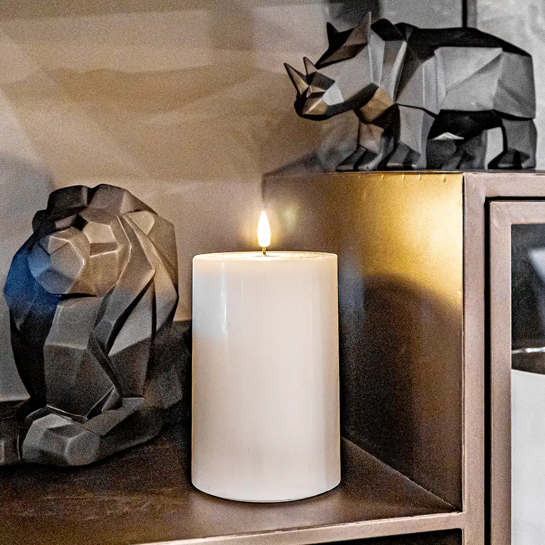 Stumpen-Kerzen weiß Stumpen-Kerzen weiß